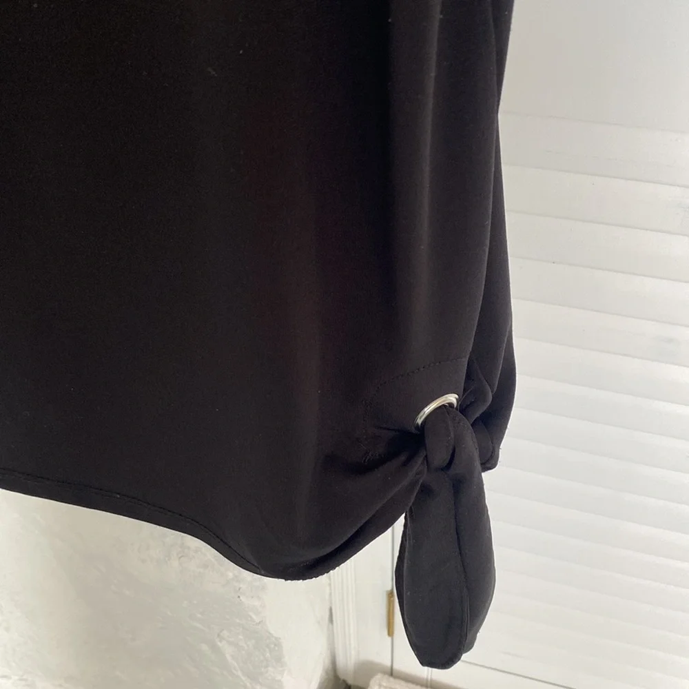 Chico’s Black short sleeve stretchy top with tie on side Chico size 3 or XL - Picture 3 of 13